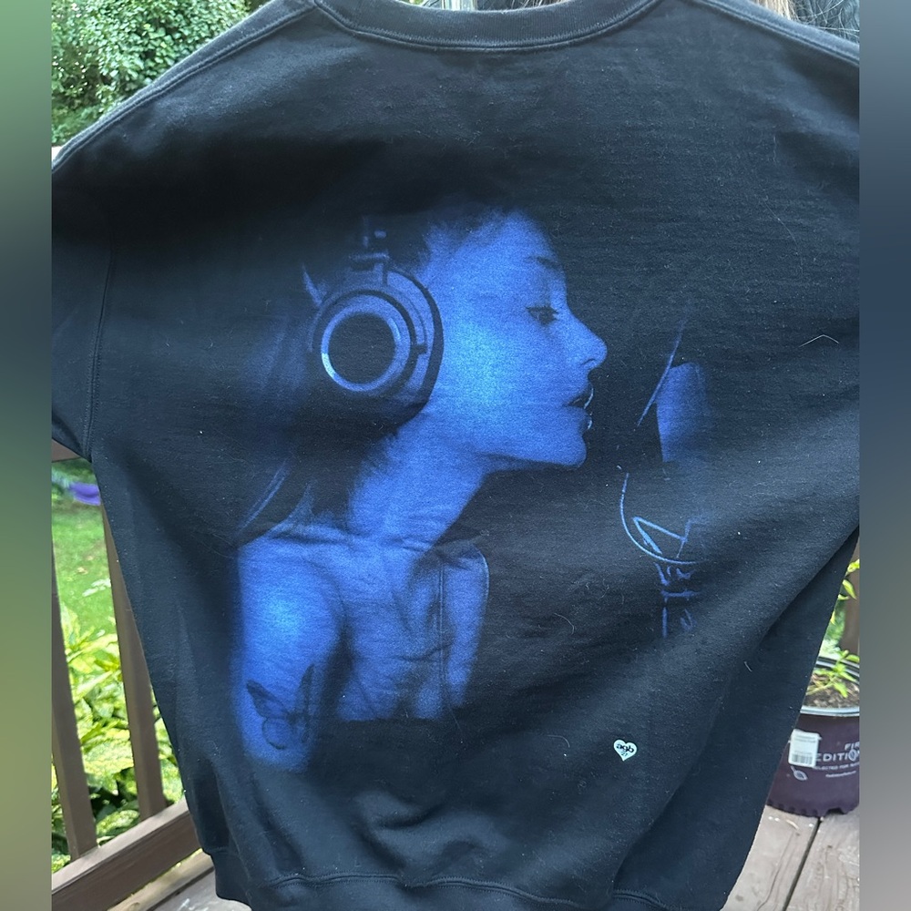 Ariana Grande AGB27 Crewneck RARE, Size L
